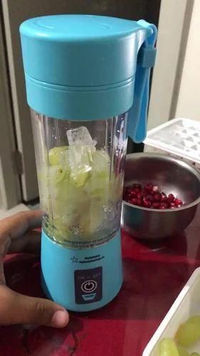 Charge N Blend - Portable 6 Blade USB Juicer (380 ml)